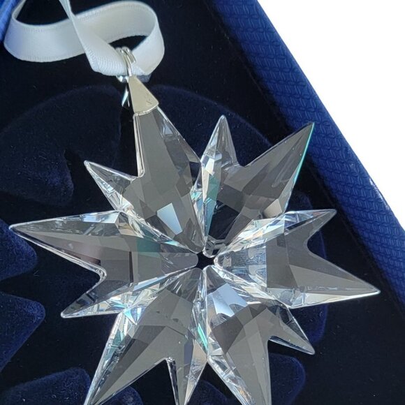 Swarovski 2017 Annual Crystal Limited Edition Star Ornament for 2017 - Picture 5 of 9
